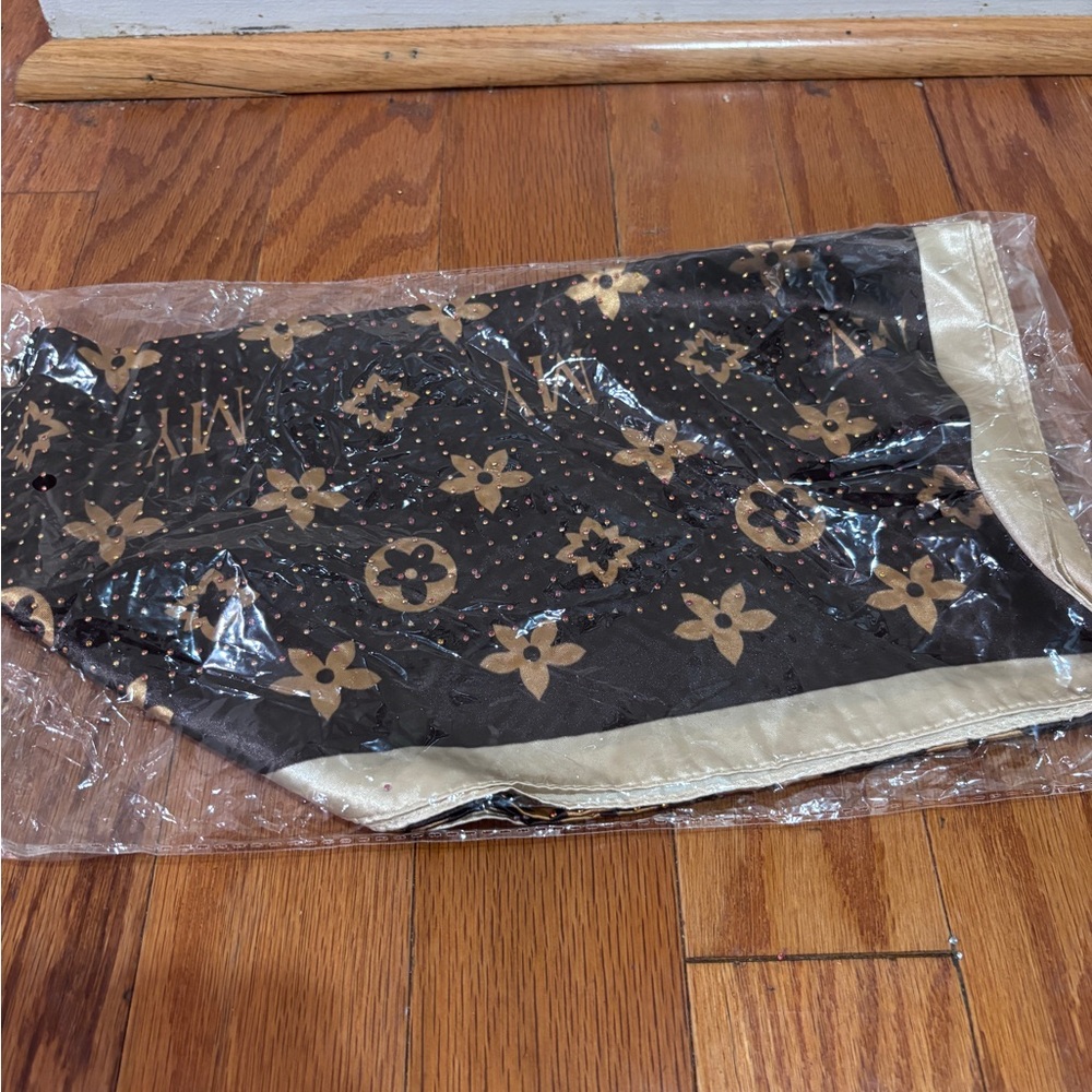 Designer Black and Gold Scarf